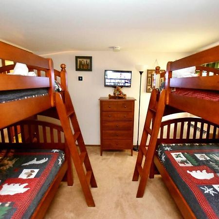 3-Bedroom Vacation Home Steps To Camelback Ski Area Ski-In Ski-Out Crescent Lake Экстерьер фото