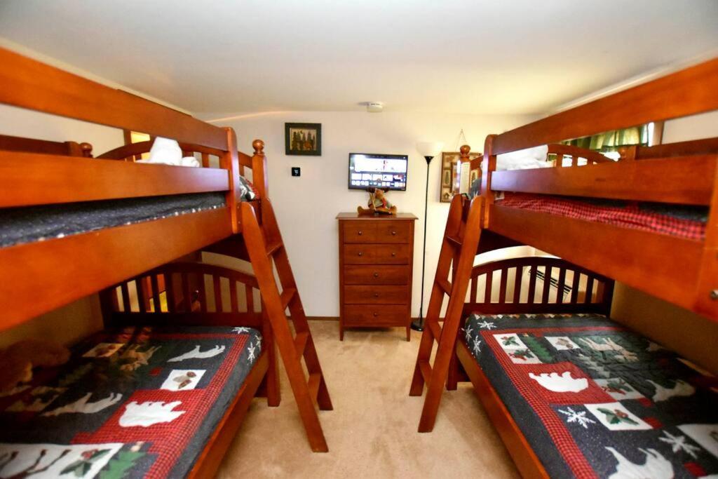 3-Bedroom Vacation Home Steps To Camelback Ski Area Ski-In Ski-Out Crescent Lake Экстерьер фото