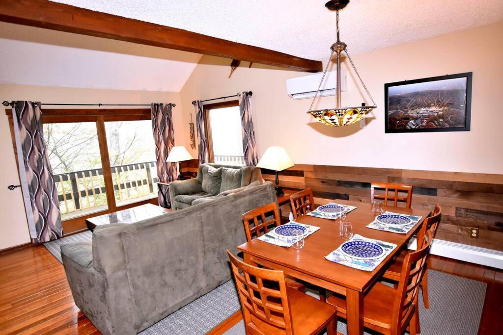 3-Bedroom Vacation Home Steps To Camelback Ski Area Ski-In Ski-Out Crescent Lake Экстерьер фото