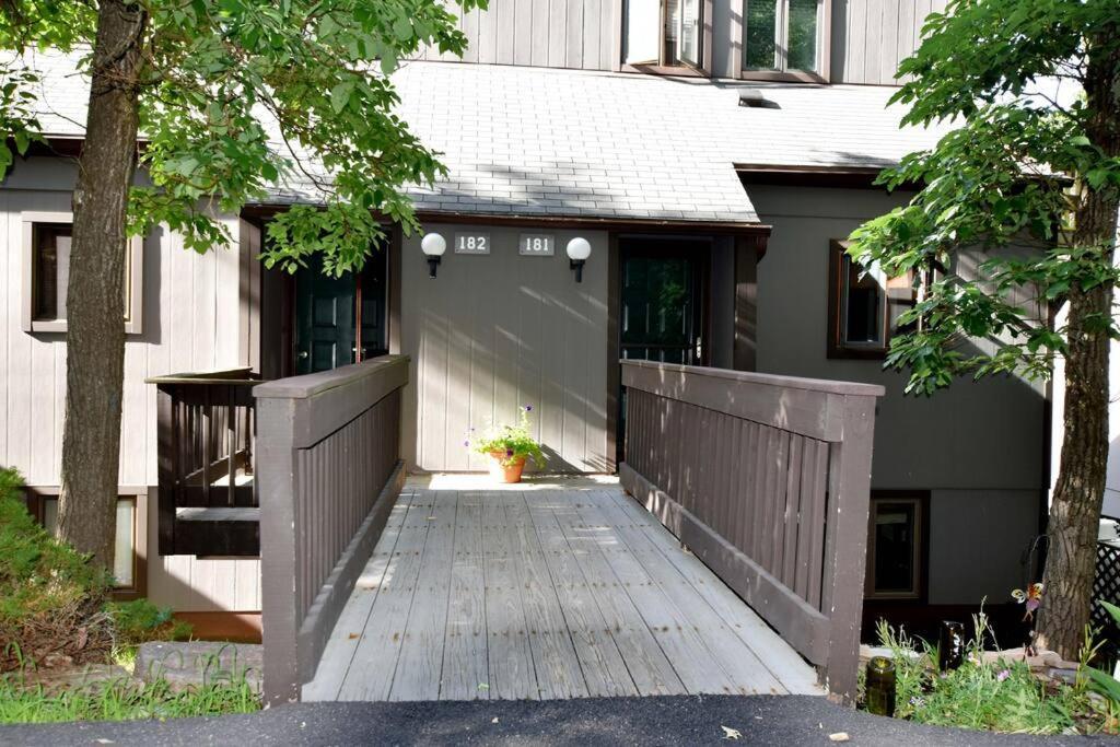 3-Bedroom Vacation Home Steps To Camelback Ski Area Ski-In Ski-Out Crescent Lake Экстерьер фото