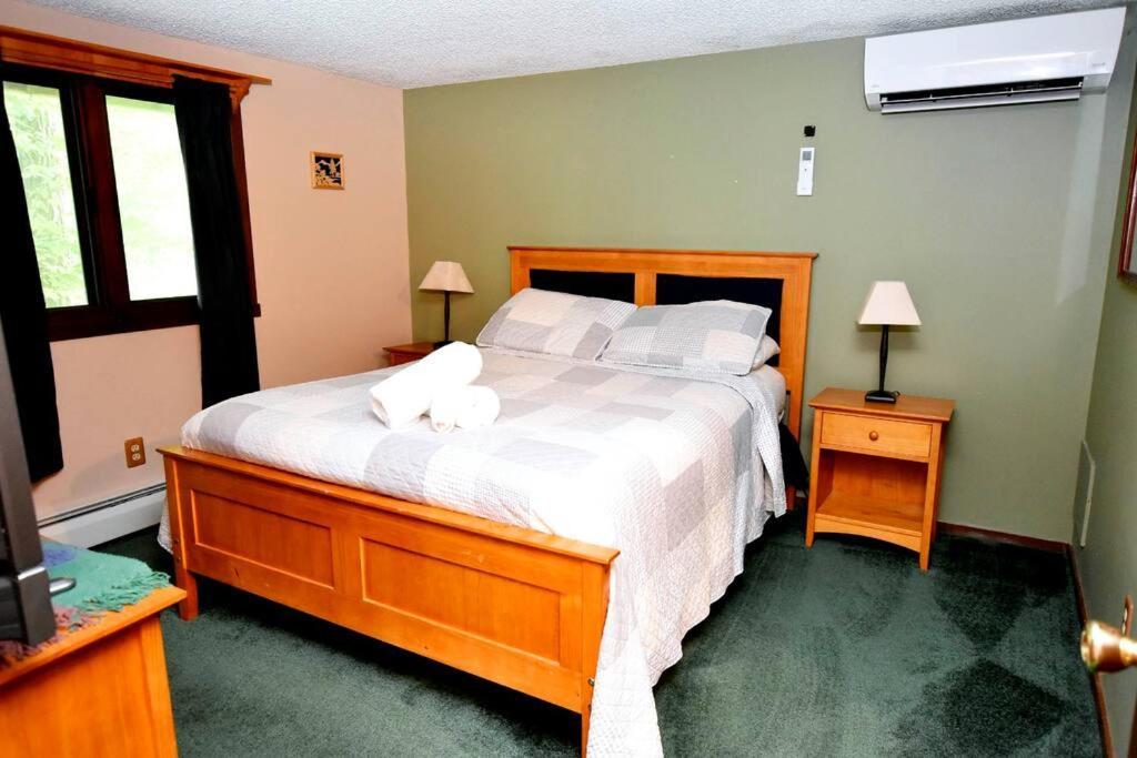3-Bedroom Vacation Home Steps To Camelback Ski Area Ski-In Ski-Out Crescent Lake Экстерьер фото
