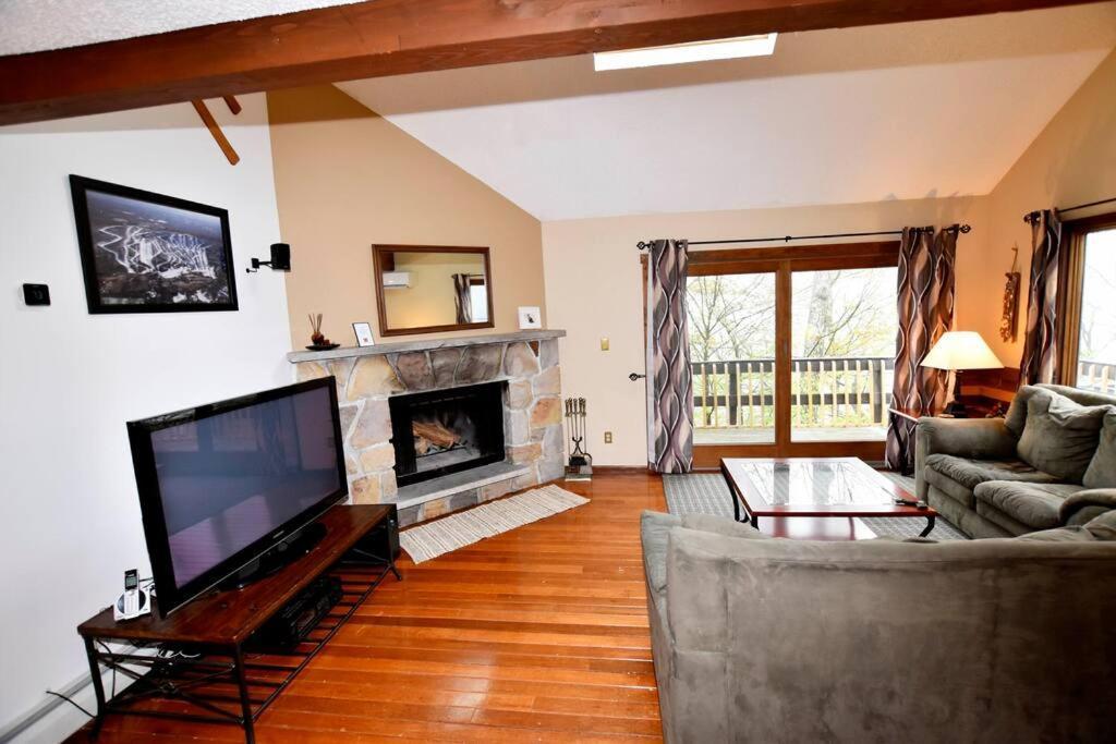 3-Bedroom Vacation Home Steps To Camelback Ski Area Ski-In Ski-Out Crescent Lake Экстерьер фото