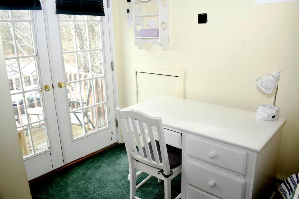 3-Bedroom Vacation Home Steps To Camelback Ski Area Ski-In Ski-Out Crescent Lake Экстерьер фото