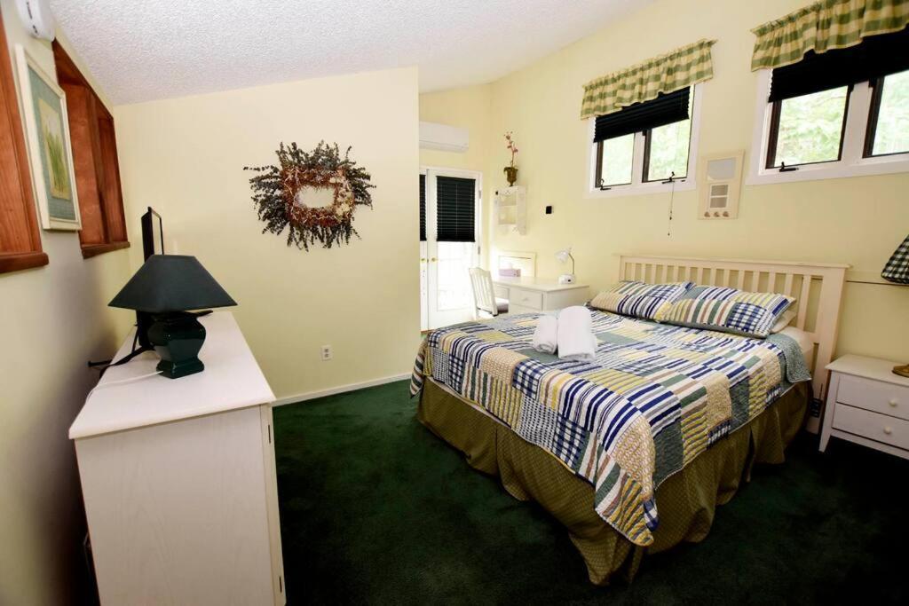 3-Bedroom Vacation Home Steps To Camelback Ski Area Ski-In Ski-Out Crescent Lake Экстерьер фото